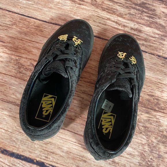Vans Black Velvet & Gold Gothic Letters Women’s Size 7 - Picture 6 of 6